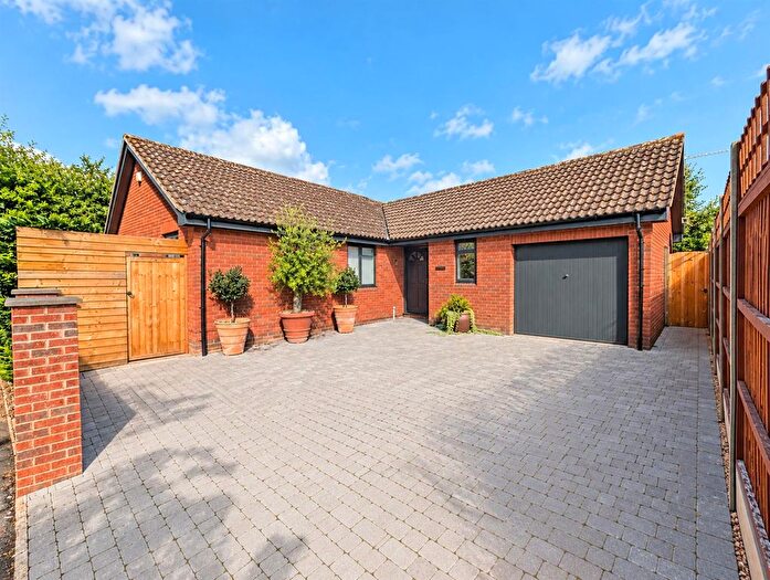 3 Bedroom Detached Bungalow For Sale In Priorsfield, Ewyas Harold, Hereford, HR2