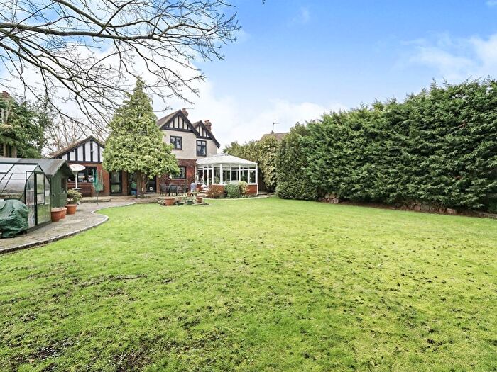 4 Bedroom Detached House To Rent In Greenlands Road, Staines-Upon-Thames, Surrey, TW18