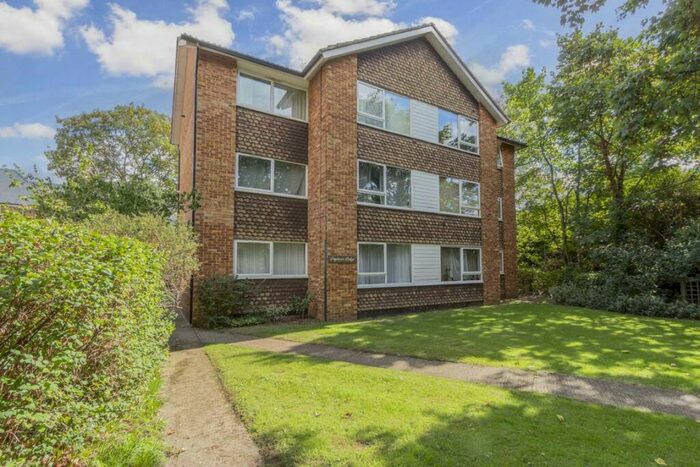 1 Bedroom Flat To Rent In Seymour Road, Teddington, KT1