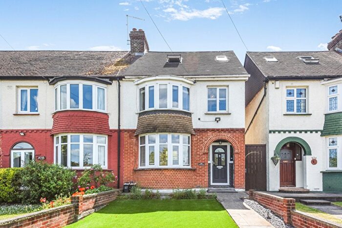 4 Bedroom End Terrace House For Sale In Rochester Road, Gravesend, Kent, DA12