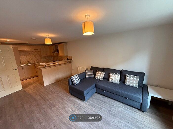 2 Bedroom Flat To Rent In Brunel Crescent, Swindon, SN2