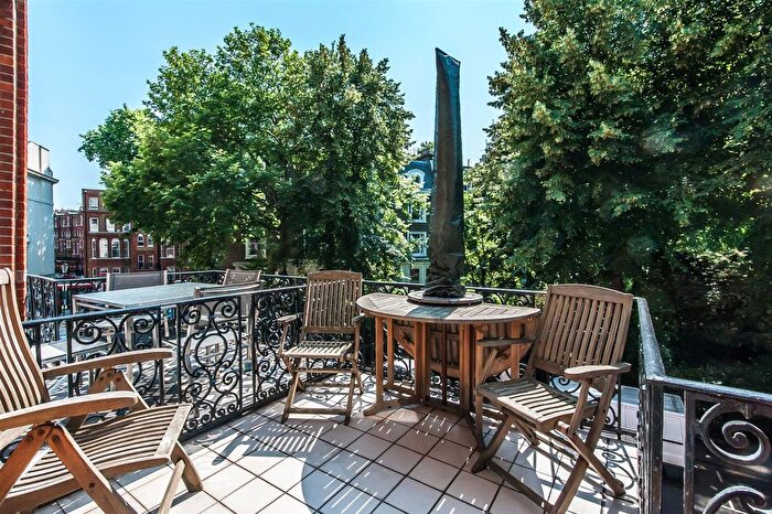 2 Bedroom Flat To Rent In Gledhow Gardens, London, SW5