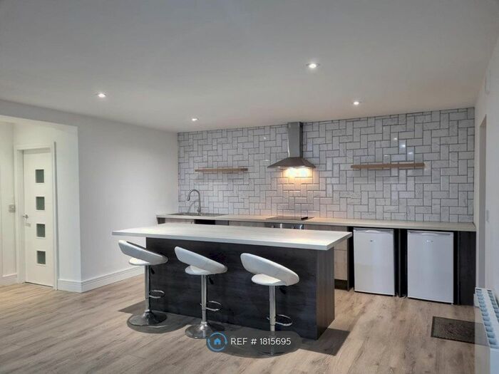3 Bedroom Flat To Rent In Bull Street, Burnley, BB11