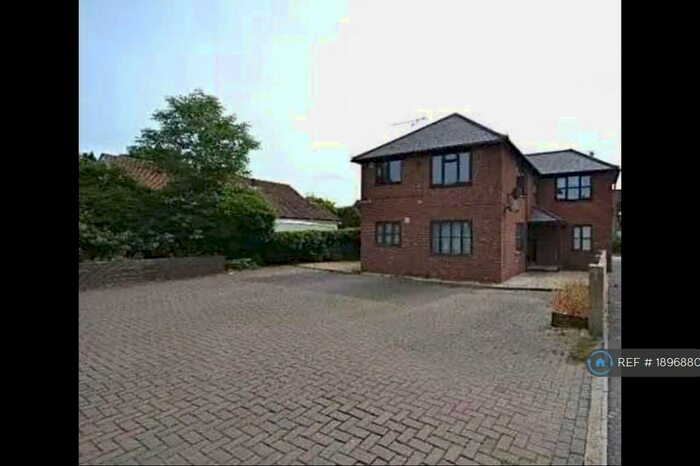 1 Bedroom Flat To Rent In Regents Court, Southminster, CM0