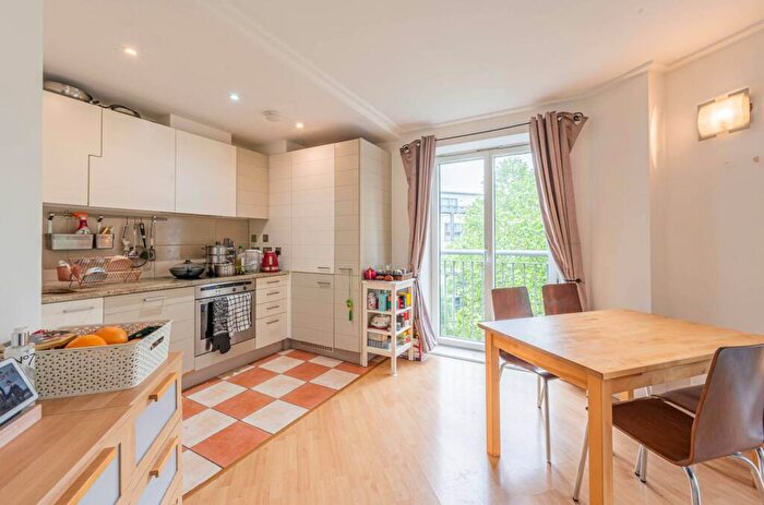 2 Bedroom Flat To Rent In Naxos Building, Isle Of Dogs, London, E14