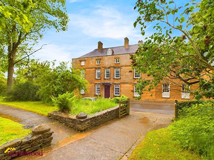 3 Bedroom Character Property For Sale In The Penthouse, Manor House, Sibford Ferris, OX15