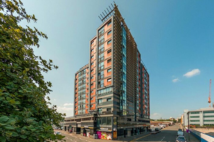 2 Bedroom Apartment For Sale In Lancefield Quay, Glasgow City, G3