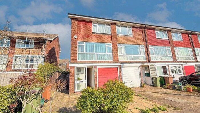 3 Bedroom End Of Terrace House For Sale In Hollymead, Carshalton Village, Surrey., SM5
