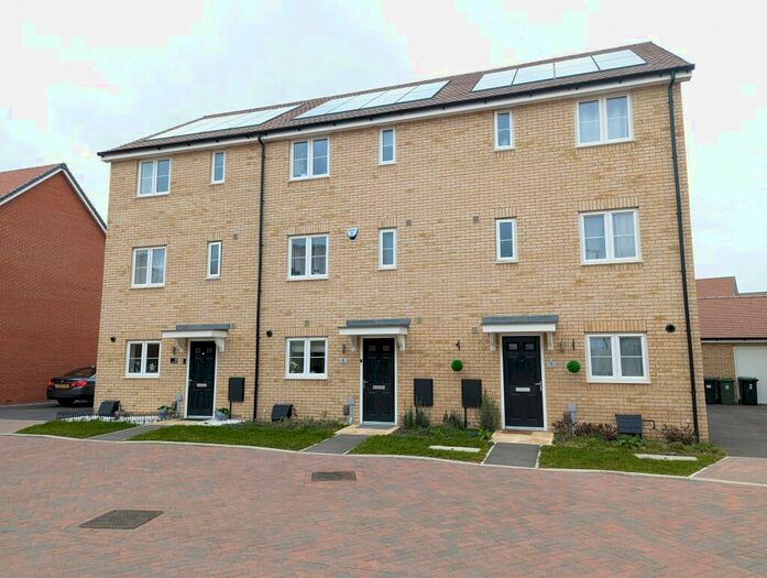 4 Bedroom Town House To Rent In The Paddocks, Houghton Conquest, MK45