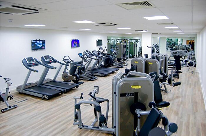 2 Bedroom Apartment To Rent In Quadrant Walk, Canary Wharf, London, E14