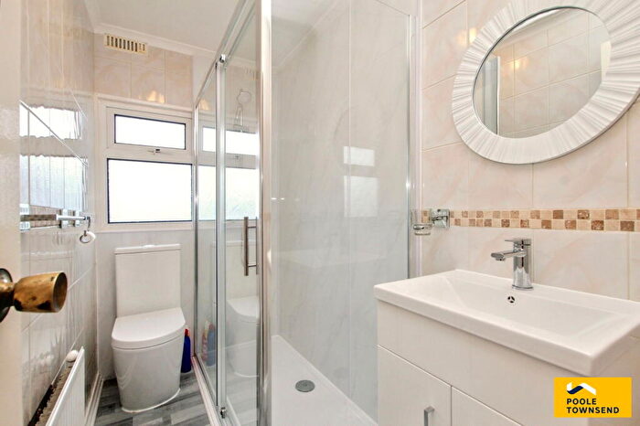 2 Bedroom Chalet For Sale In West Shore Park, Walney, Barrow-in-furness, LA14