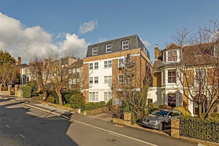 2 Bedroom Flat To Rent In Spencer Hill, London, SW19