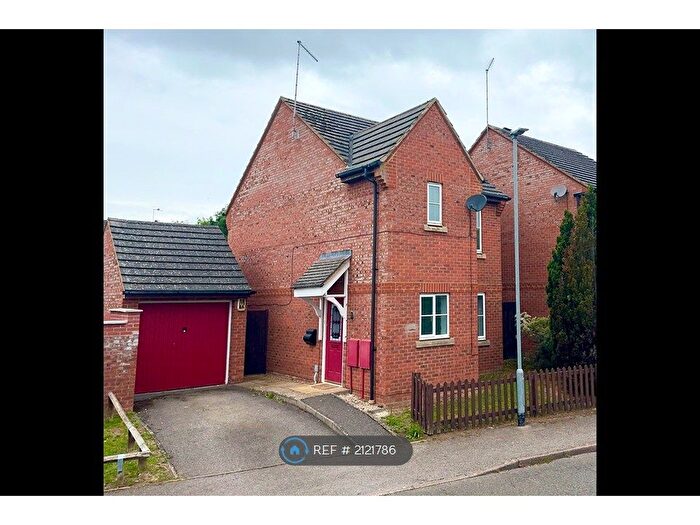 3 Bedroom Detached House To Rent In Edgehill Drive, Daventry, NN11