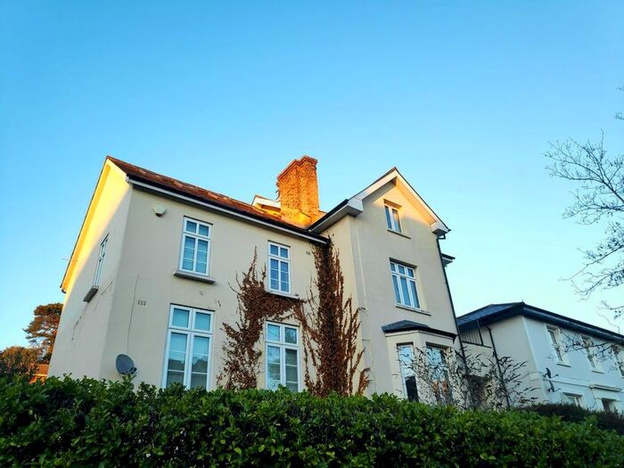 1 Bedroom Flat To Rent In Station Road, Redhill RH1