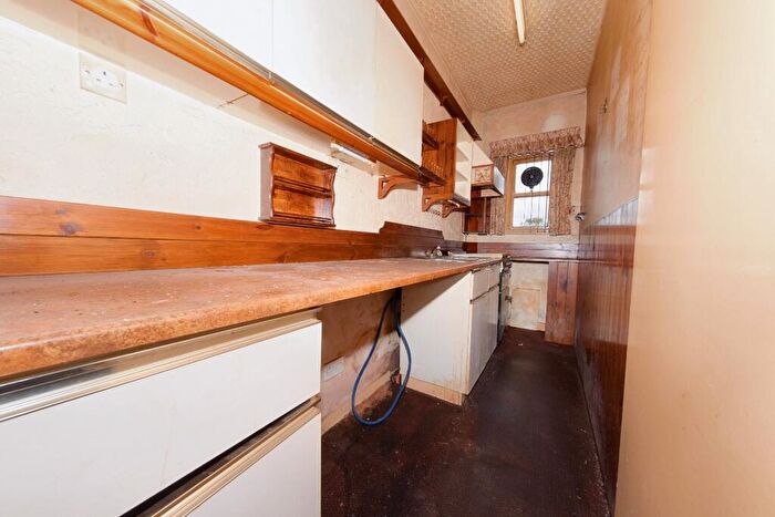 1 Bedroom End Of Terrace House For Sale In Peel Street, Morley, Leeds, LS27