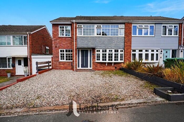 4 Bedroom Semi-Detached House For Sale In Cheswick Close, Winyates Green, B98