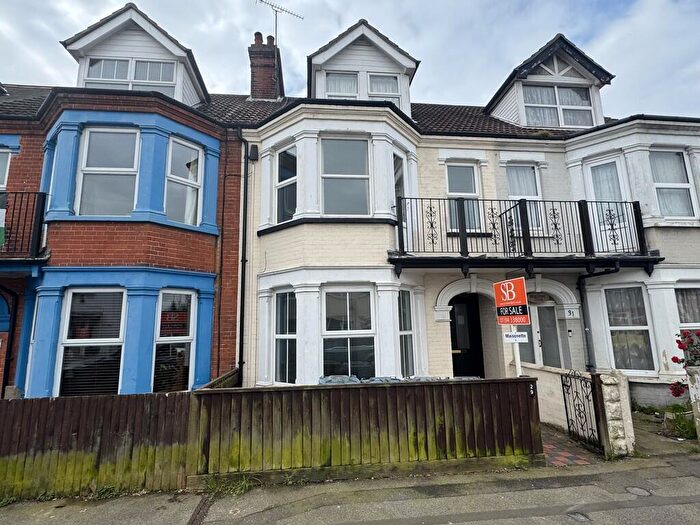 1 Bedroom Flat For Sale In Cavendish Road, Felixstowe, IP11
