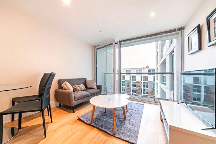 1 Bedroom Flat To Rent In Lanterns Way, Canary Wharf, E14