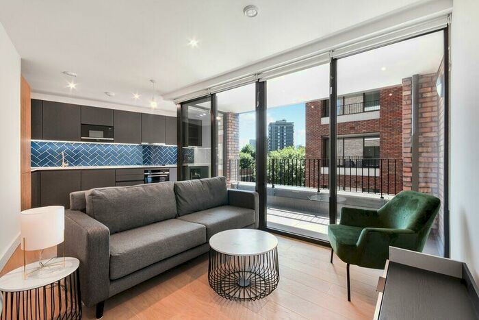 2 Bedroom Apartment To Rent In Rosewood Building, E2