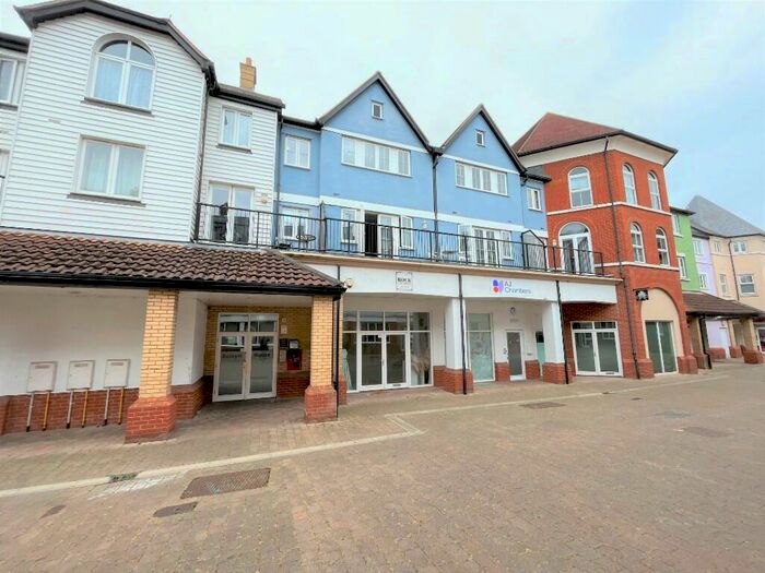 2 Bedroom Flat To Rent In Roche Close, Rochford, Essex, SS4