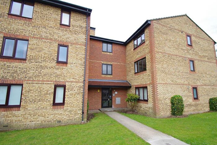 1 Bedroom Flat To Rent In Purbeck House, Watford, WD18