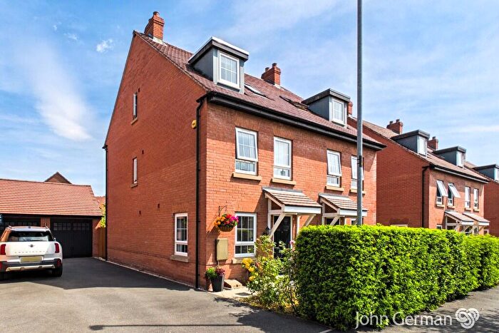 4 Bedroom Semi-Detached House For Sale In Dunbar Way, Ashby-de-la-Zouch, LE65