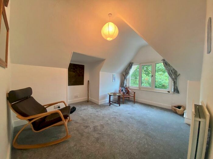 1 Bedroom Flat To Rent In Gore Park Avenue, Eastbourne, BN21