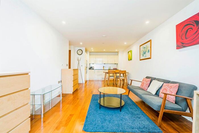 2 Bedroom Apartment For Sale In The Hayes, Cardiff, CF10