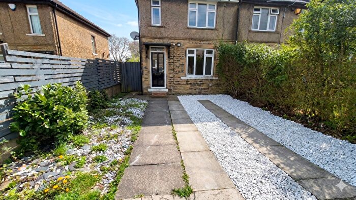 3 Bedroom Semi Detached House To Rent In Dene Road, Bradford, West Yorkshire, BD6