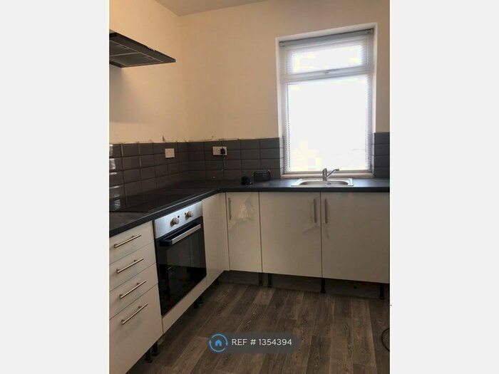 1 Bedroom Flat To Rent In Manchester, Manchester, M26