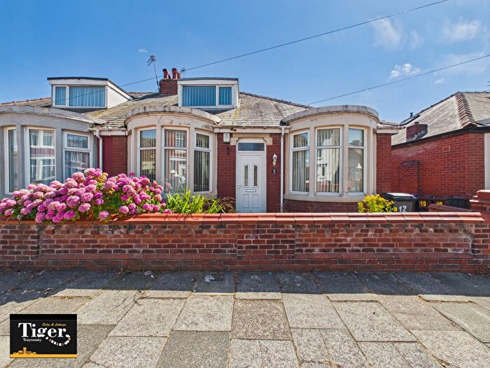 3 Bedroom Semi-Detached Bungalow For Sale In Romney Avenue, Blackpool, FY4