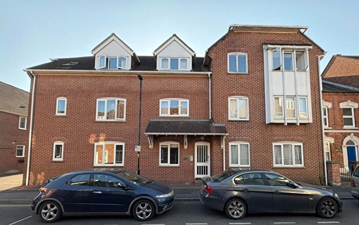 2 Bedroom Flat To Rent In St. Edmunds Church Street, Salisbury, SP1