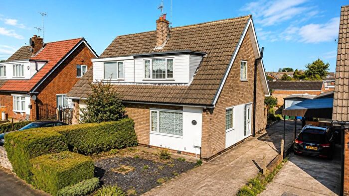 3 Bedroom Semi Detached House For Sale In Swinburne Avenue, Adwick-Le-Street, Doncaster, DN6