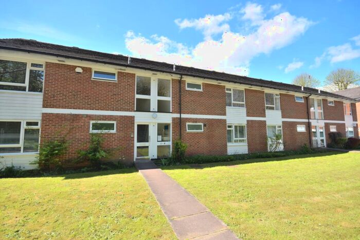 1 Bedroom Flat To Rent In Faro Close Bickley, BR1