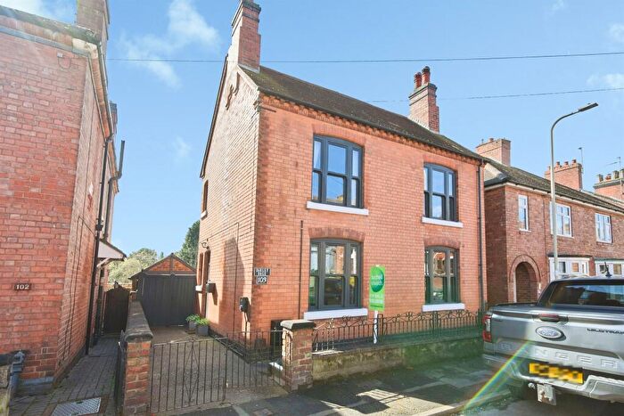 3 Bedroom Detached House For Sale In Malvern Street, Burton-On-Trent, DE15