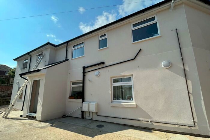 2 Bedroom Flat To Rent In Weeks Road, Ryde, PO33