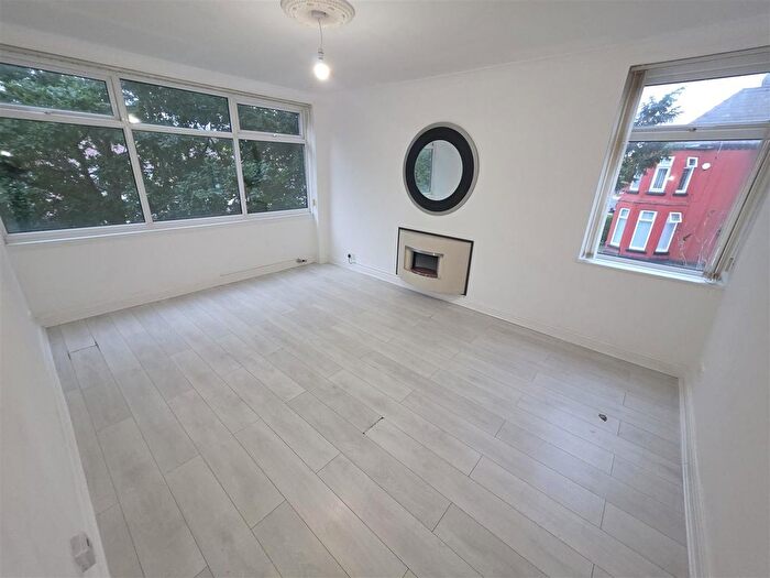 2 Bedroom Flat To Rent In Molyneux Court, Liverpool, L14