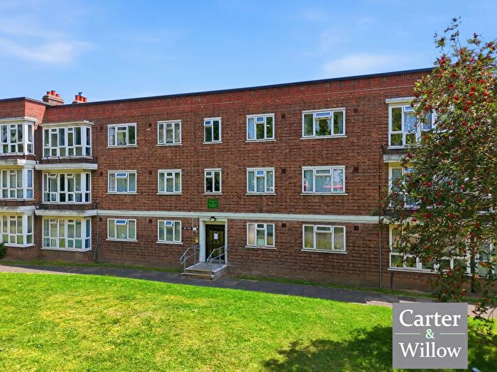 2 Bedroom Flat For Sale In Longbridge Road, Barking, IG11
