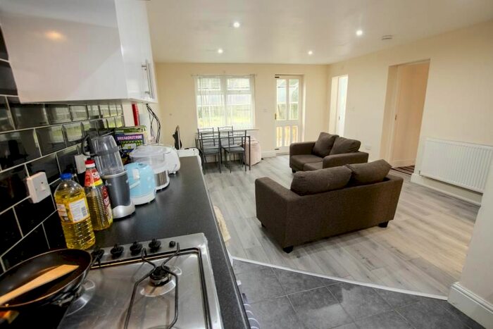 4 Bedroom Property To Rent In Humphrey Middlemore Drive, Harborne, Birmingham, B17