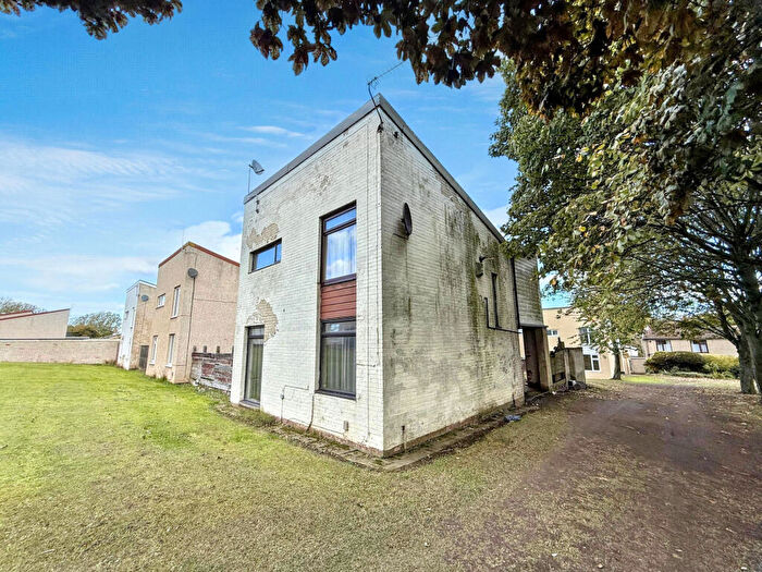 3 Bedroom Semi-Detached House For Sale In Braithwaite Road, Peterlee, Durham, SR8
