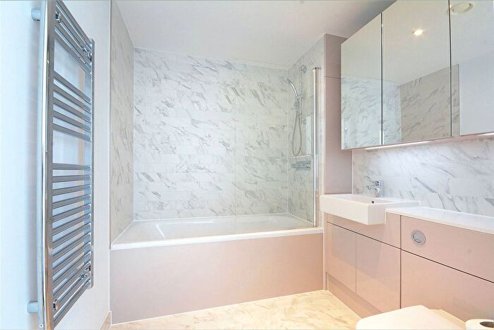 1 Bedroom Flat To Rent In Deacon Road, Elephant And Castle, London, SE17