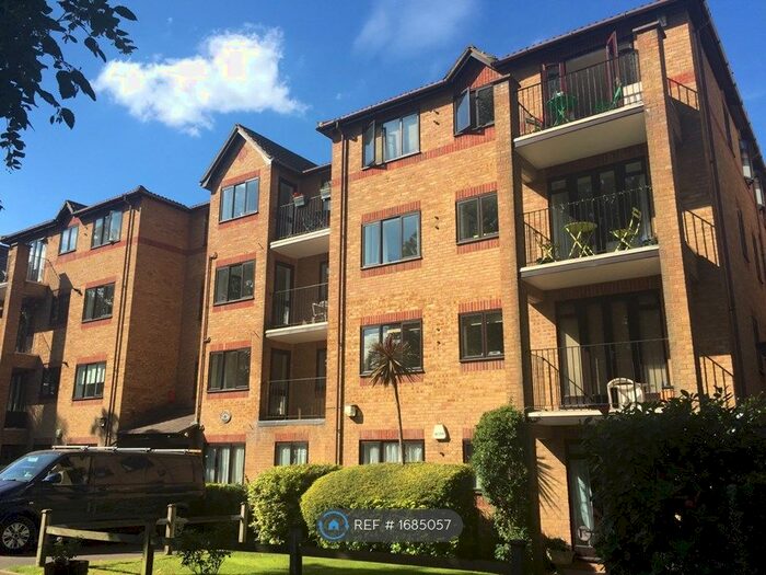 1 Bedroom Flat To Rent In Balmoral Court, Beckenham, BR3