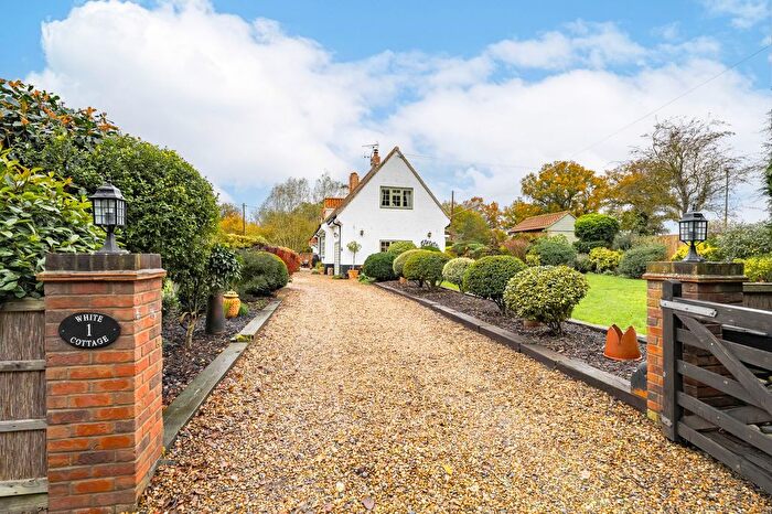 3 Bedroom Semi Detached House For Sale In Beeston Saint Lawrence, Norwich, NR12