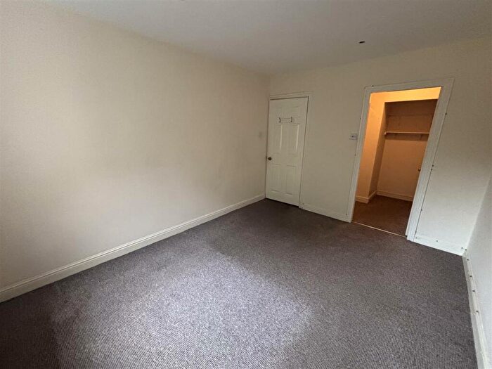 2 Bedroom Semi-Detached Bungalow For Sale In Upgate, Louth, Lincolnshire, LN11