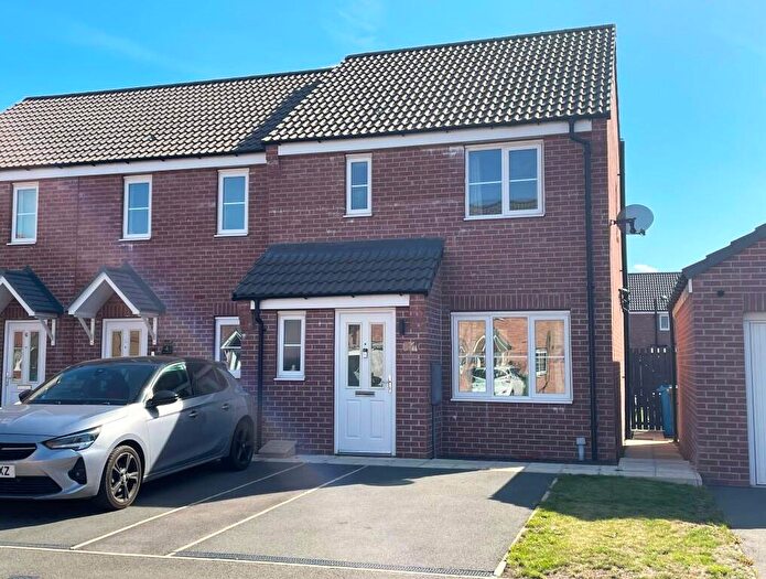3 Bedroom End Of Terrace House For Sale In Pershore Drive, Harworth, Doncaster, DN11