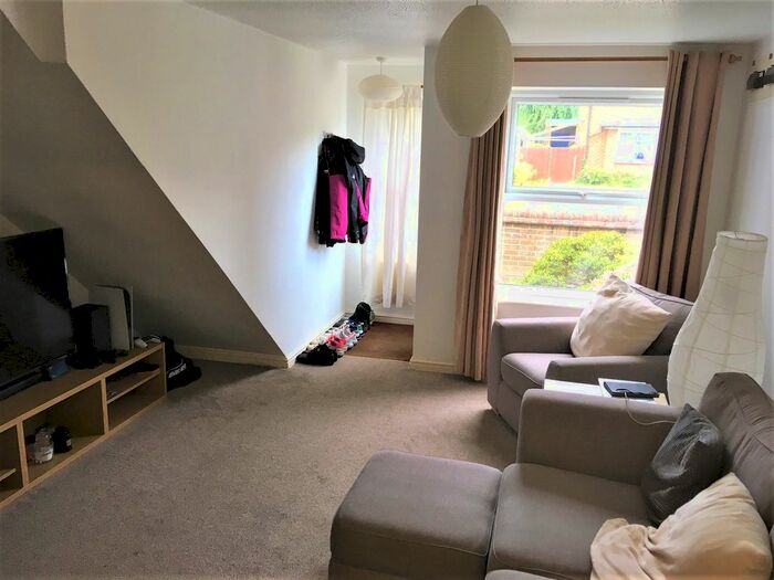 1 Bedroom Flat To Rent In School Lane, Dunstable, LU6