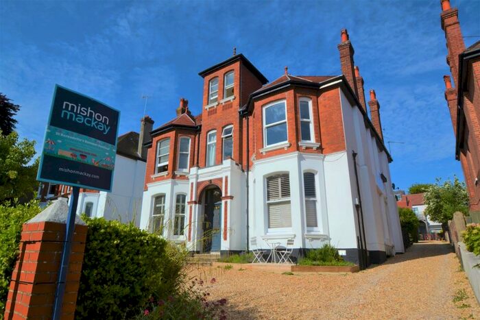2 Bedroom Flat To Rent In Preston Park Avenue, Brighton, BN1