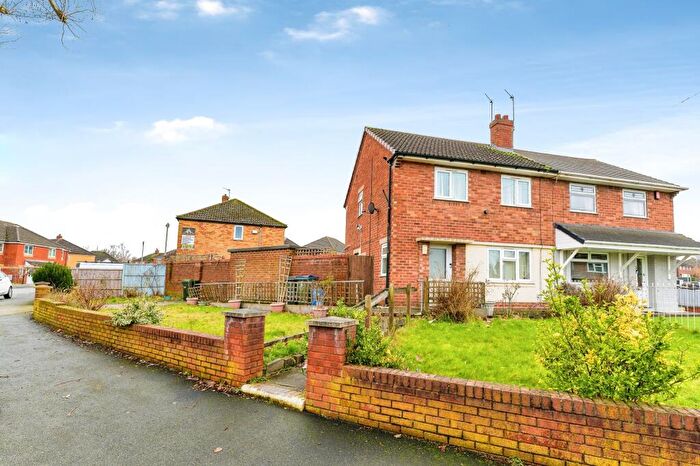 3 Bedroom Semi Detached House For Sale In Winchester Road, West Bromwich, B71