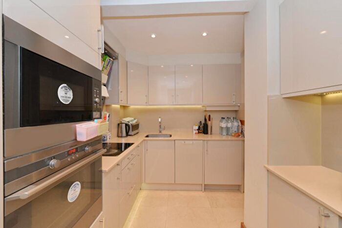 2 Bedroom Apartment To Rent In Manor Apartments, - Abbey Road, NW8