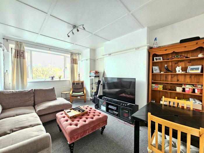 2 Bedroom Flat To Rent In East End Road, East Finchley, N2